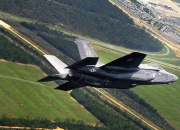 开云体育APP下载-F1街道赛惊魂夜，迟到15分钟的冠军，京多安的逆袭时刻