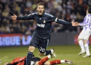 开云体育登录-季后赛双星闪耀，76人火力压制独行侠，莫兰特接管比赛定乾坤