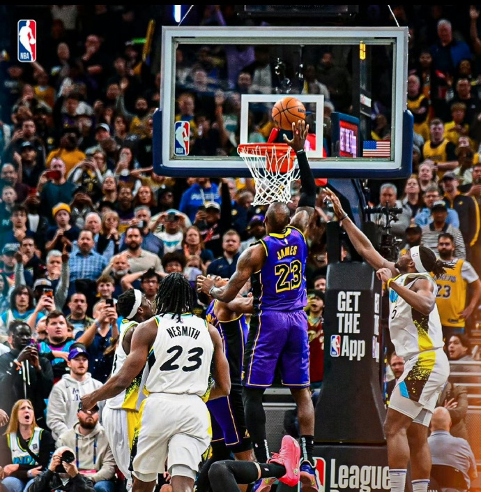 关于骑士客场胜步行者，勒布朗表现出色率队取得胜利的信息