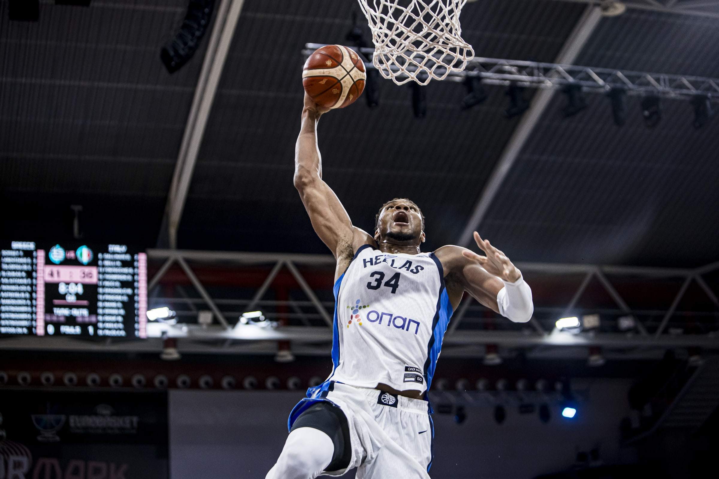 墨西哥男篮险胜公牛，字母哥打破历史纪录