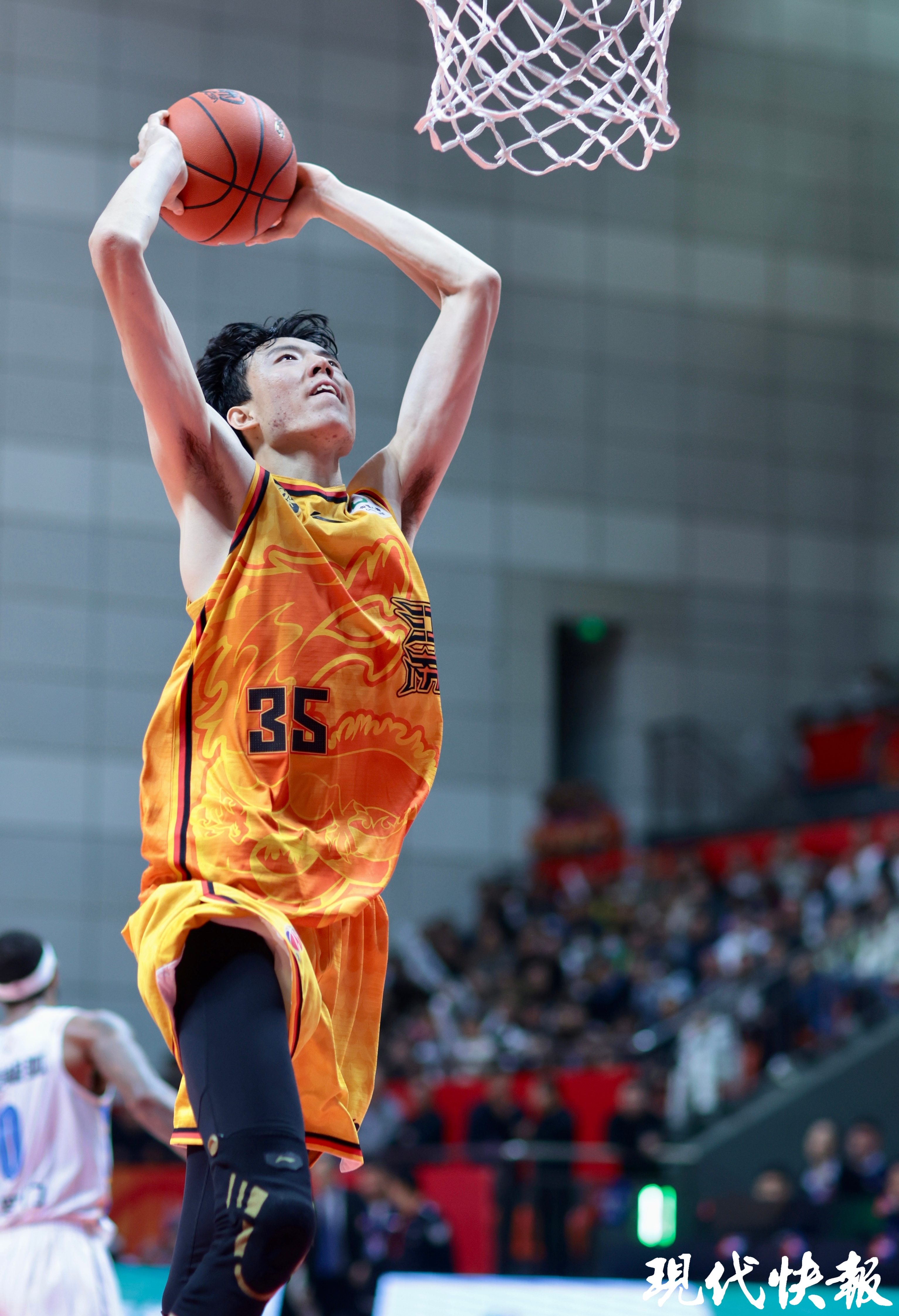 江苏队在激烈比赛中获胜,全队表现令人瞩目 江苏队在激烈比赛中获胜,全队表现令人瞩目