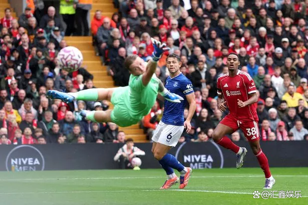 利物浦客场击败埃弗顿,领先优势巩固 利物浦客场击败埃弗顿,领先优势巩固