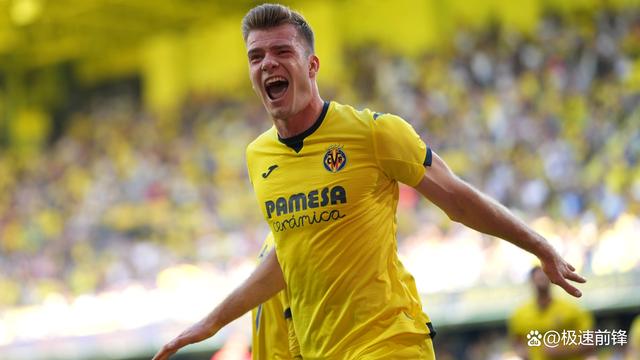 足球运动员在瞬息万变中展现实力