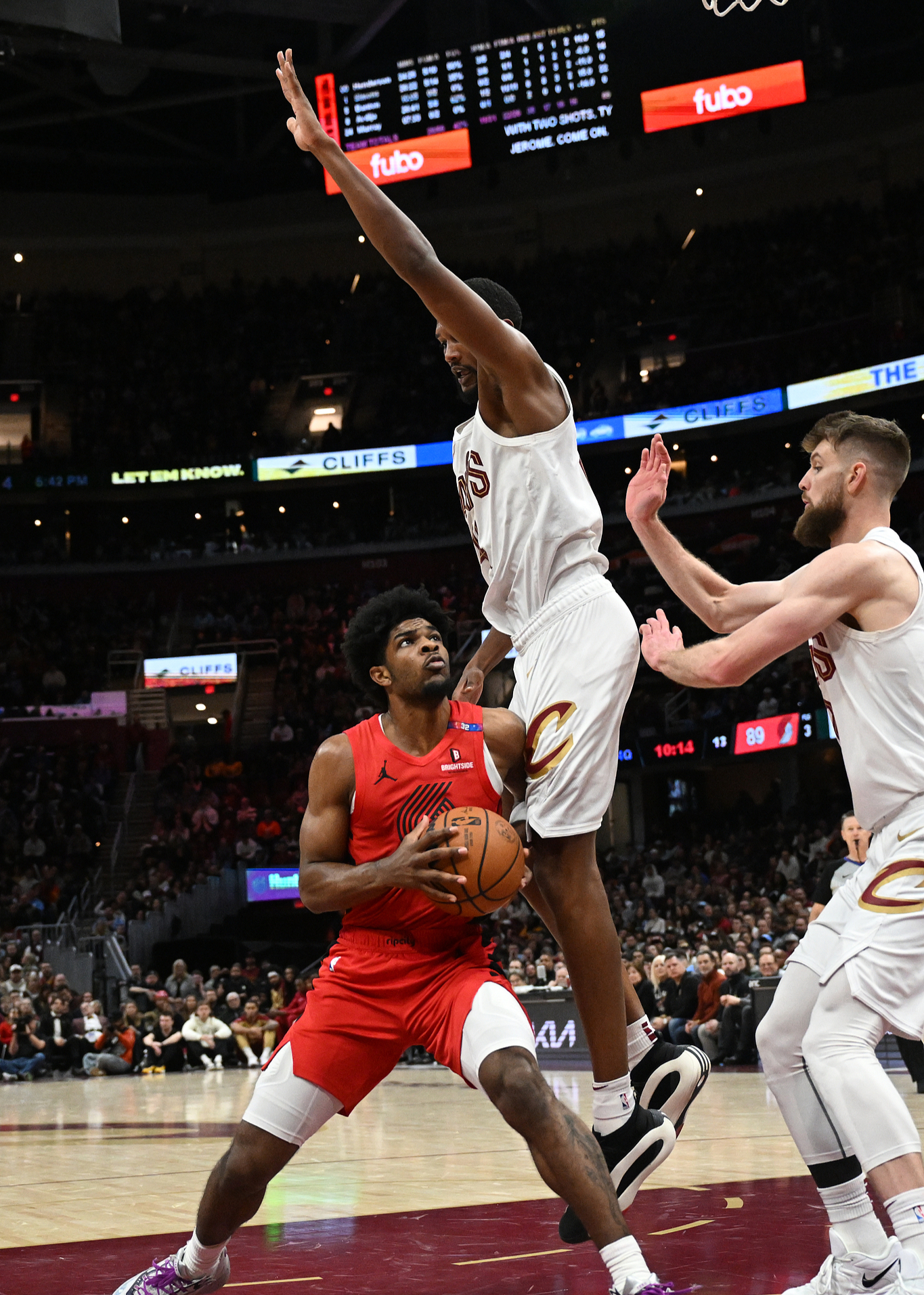 包含开拓者新锋轰下+力助球队取胜的词条