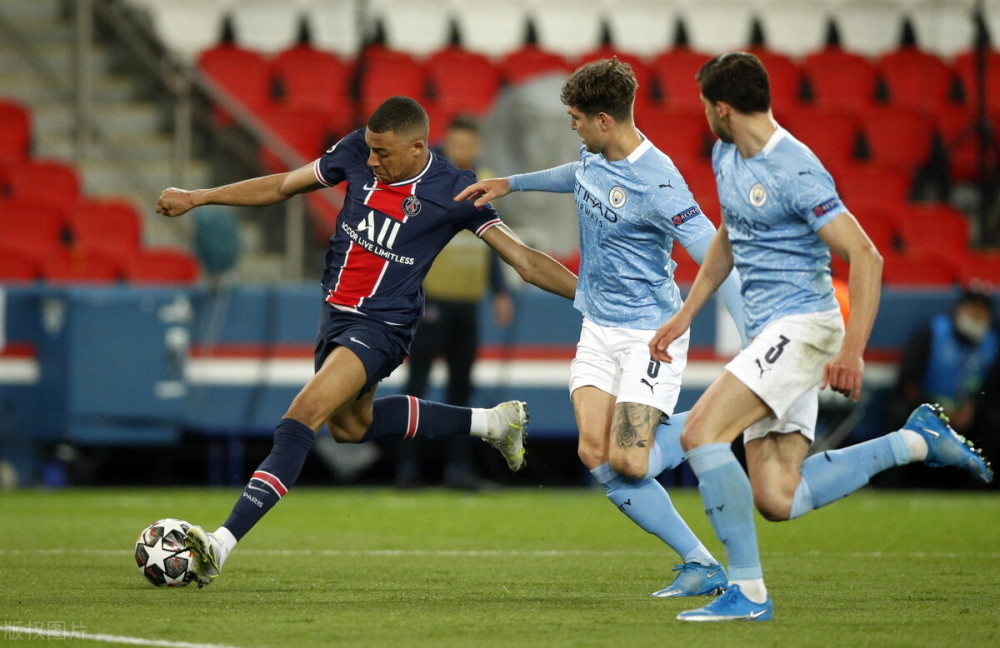 曼城翻盘塞维利亚，格纳布里扛起全队