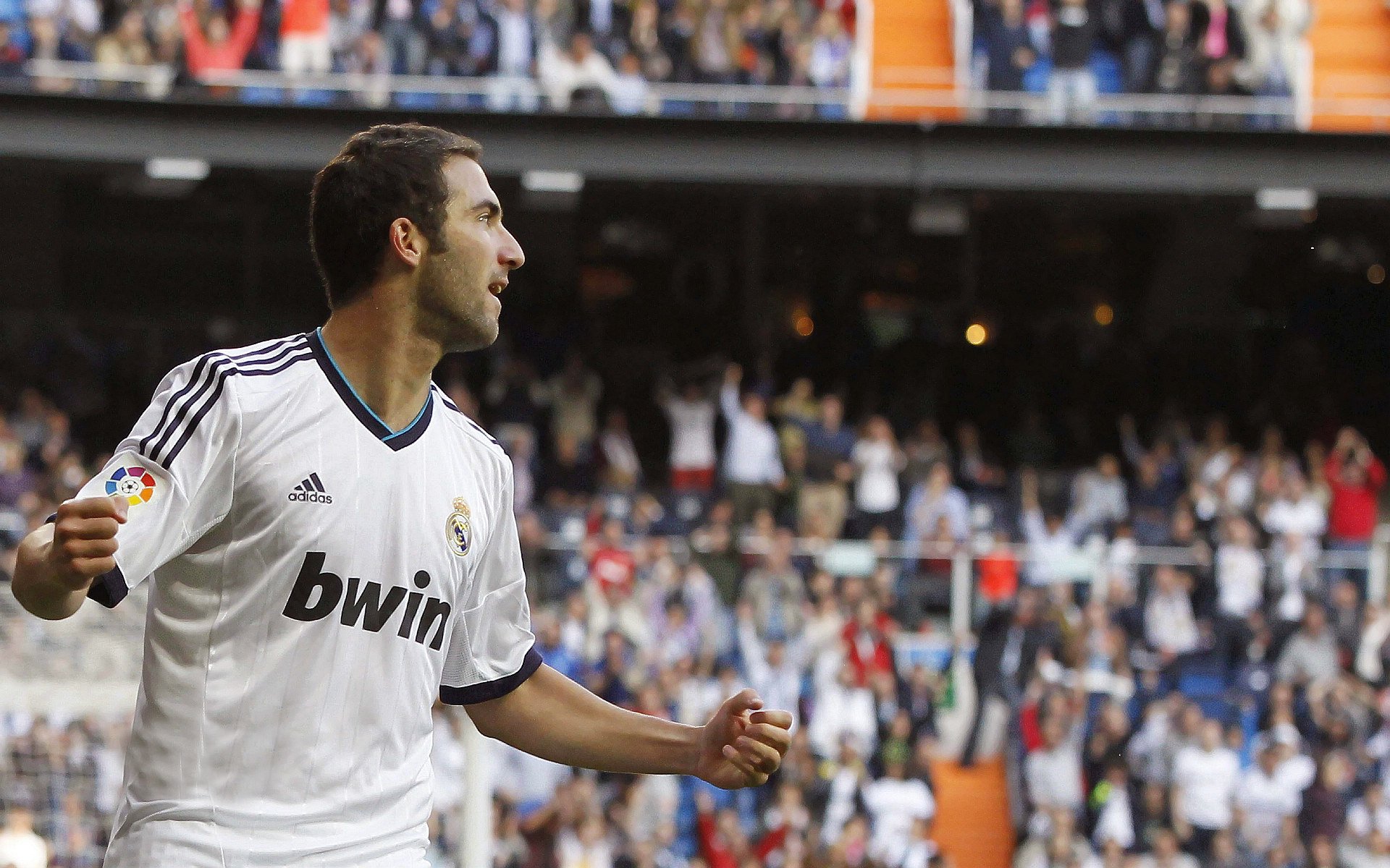 76人加时击溃公牛！等等，接管比赛的詹姆斯是谁？