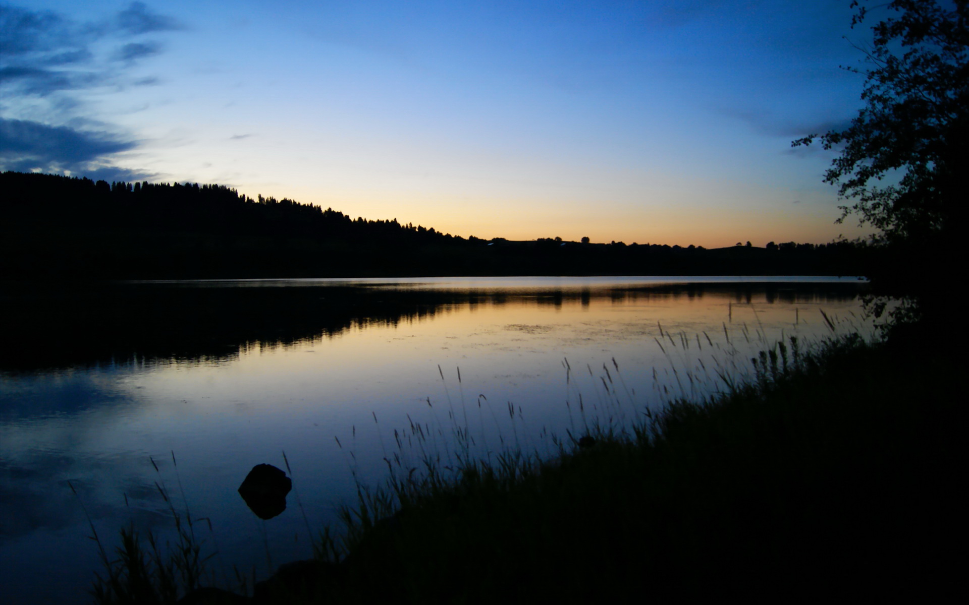 铁蹄踏碎万马阵,贝恩一箭定江山